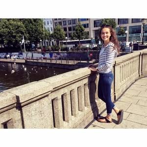 Meet your Posher, Laura